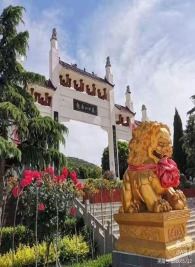 龙寿山墓园大门